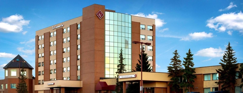 Imagen de los exteriores del Hotel The Glenmore Inn and Convention Centre. Foto 5