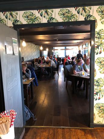 Imagen del bar/restaurante del Hotel The Glentress. Foto 10