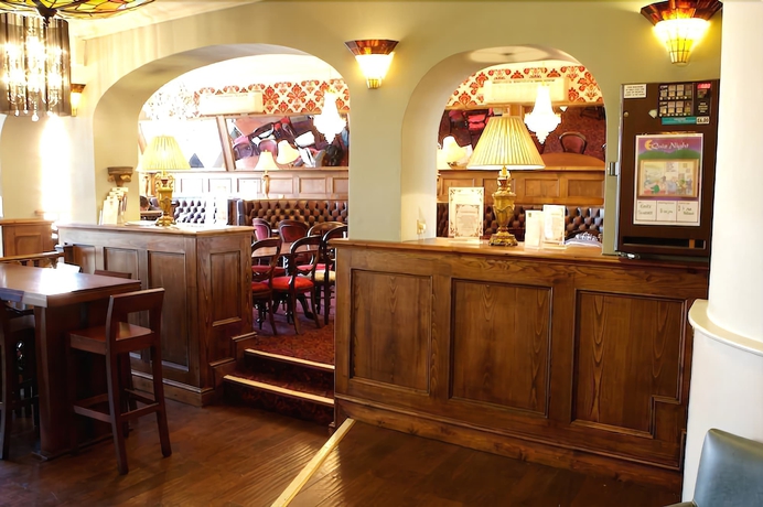 Imagen del bar/restaurante del Hotel The Globe And Crown. Foto 4