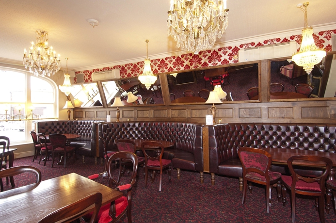 Imagen del bar/restaurante del Hotel The Globe And Crown. Foto 6