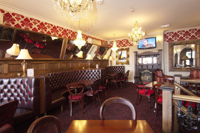Imagen del bar/restaurante del Hotel The Globe And Crown. Foto 7