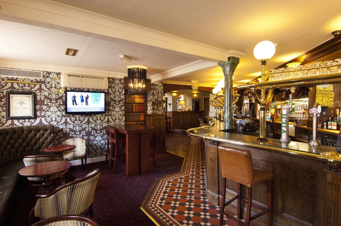 Imagen del bar/restaurante del Hotel The Globe And Crown. Foto 12