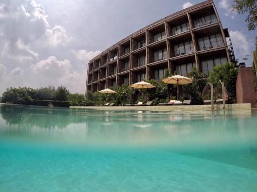 Imagen general del Hotel The Glory River Kwai. Foto 2