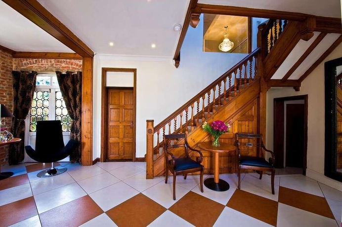 Imagen de los interiores del Hotel The Godalming. Foto 16