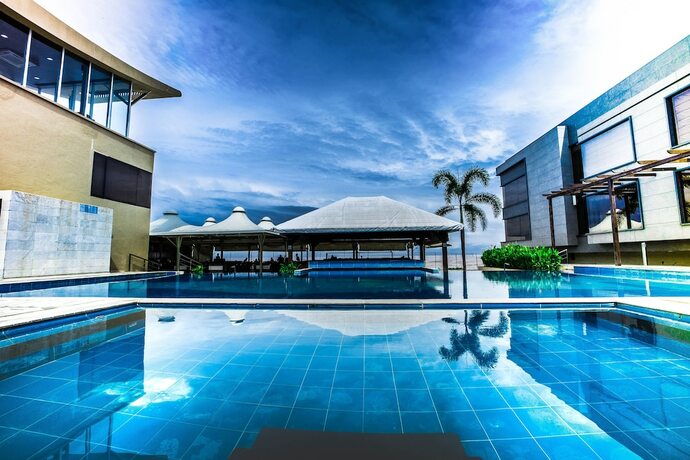 Imagen general del Hotel The Gold Beach Resort, Dam&aacute;n. Foto 2