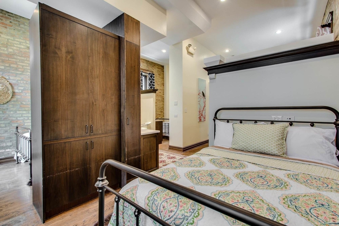 Imagen de la habitación del Hotel The Golden Arm. Foto 5