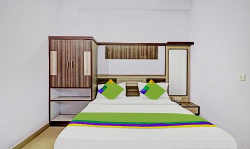 Imagen general del Hotel The Golden Bird. Foto 5
