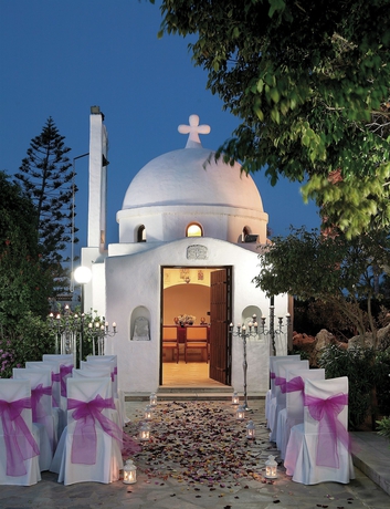 Imagen de los exteriores del Hotel The Golden Coast Beach. Foto 11