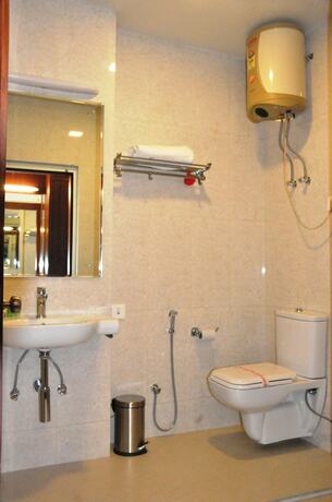 Imagen general del Hotel The Golden Crest. Foto 14