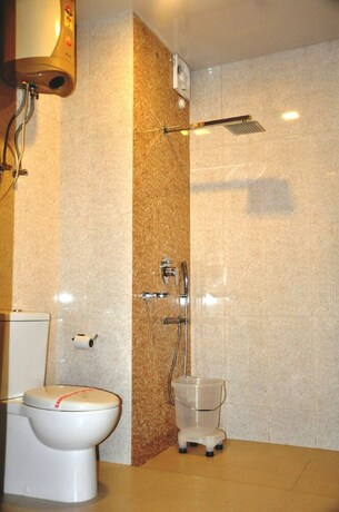 Imagen de la habitación del Hotel The Golden Crest. Foto 26