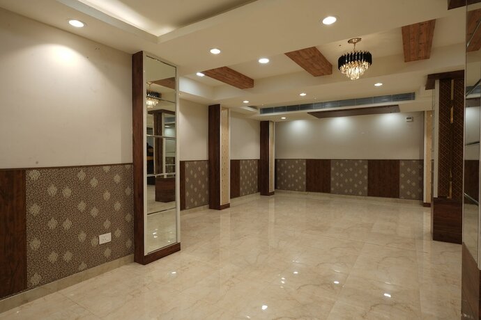Imagen general del Hotel The Golden Crown Banquet And Cafe. Foto 5