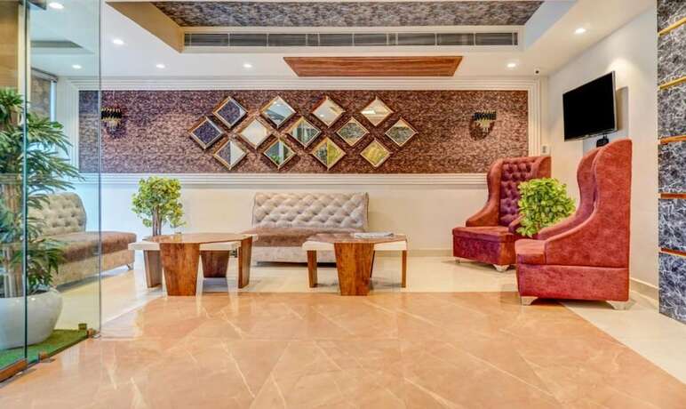 Imagen general del Hotel The Golden Crown Banquet And Cafe. Foto 6