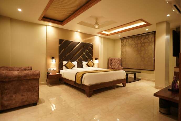 Imagen general del Hotel The Golden Crown Banquet And Cafe. Foto 10