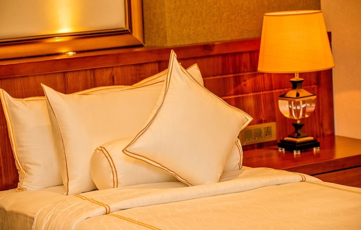 Imagen de la habitación del Hotel The Golden Crown. Foto 9