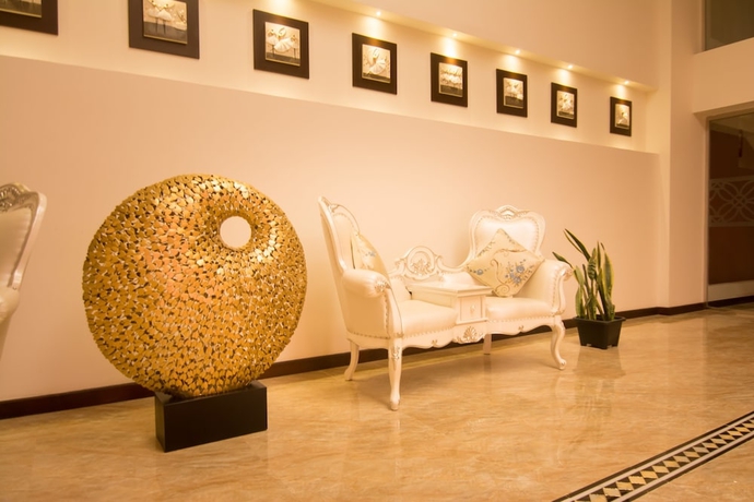 Imagen de los interiores del Hotel The Golden Crown. Foto 13