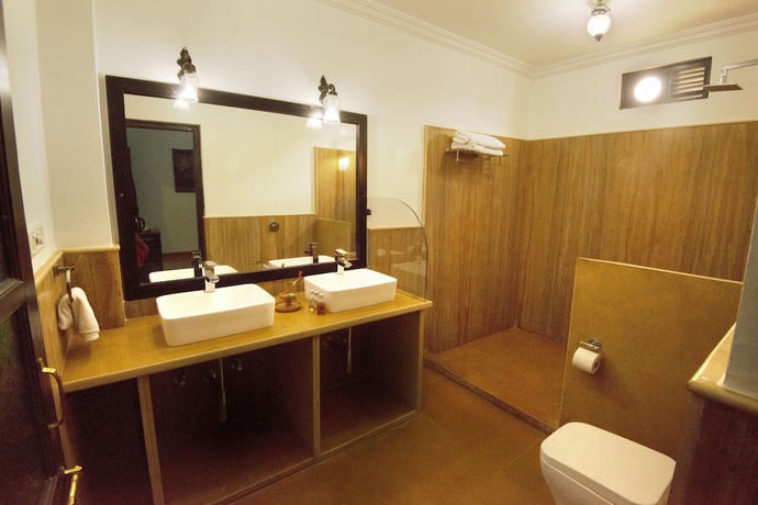 Imagen de la habitación del Hotel The Golden House. Foto 10
