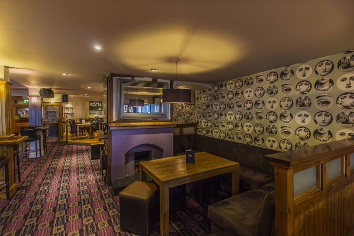 Imagen del bar/restaurante del Hotel The Golden Lion. Foto 5