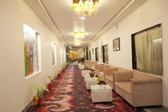 Imagen de los interiores del Hotel The Golden Palace. Foto 13