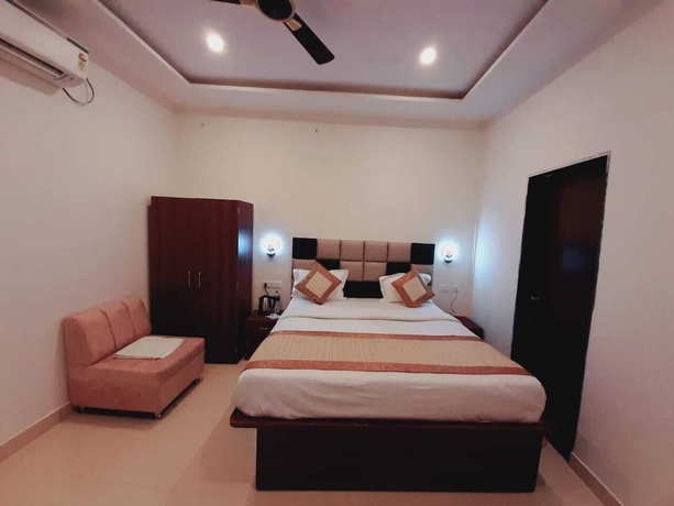 Imagen de la habitación del Hotel The Golden Palace. Foto 9