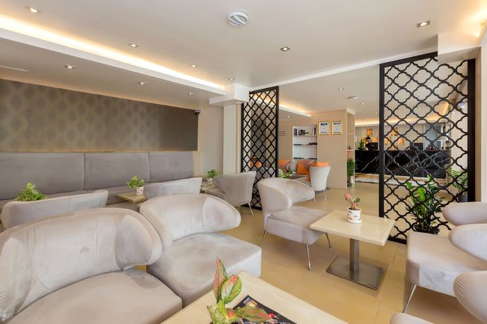 Imagen de los interiores del Hotel The Golden Ville Boutique and Spa. Foto 8