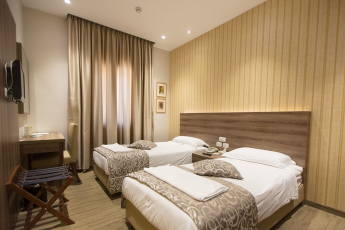 Imagen de la habitación del Hotel The Golden Walls. Foto 3