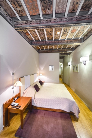 Imagen de la habitación del Hotel The Golden Wheel. Foto 3