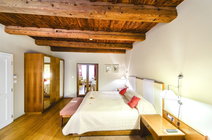 Imagen de la habitación del Hotel The Golden Wheel. Foto 5