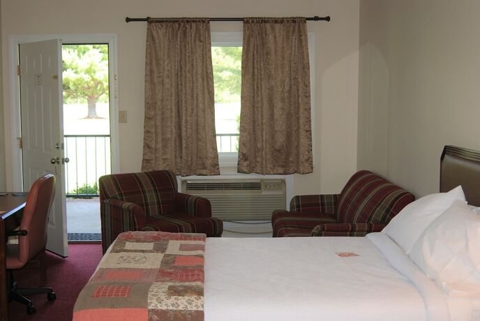 Imagen general del Hotel The Golf Inn at QC Resort and RV. Foto 9