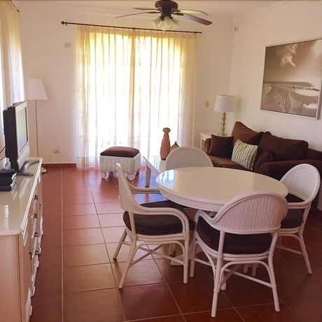 Imagen de la habitación del Hotel The Golf Suites. Foto 3