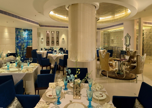 Imagen del bar/restaurante del Hotel The Golkonda Hyderabad. Foto 3