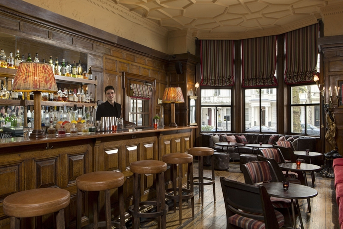 Imagen del bar/restaurante del Hotel The Gore London – Starhotels Collezione. Foto 2