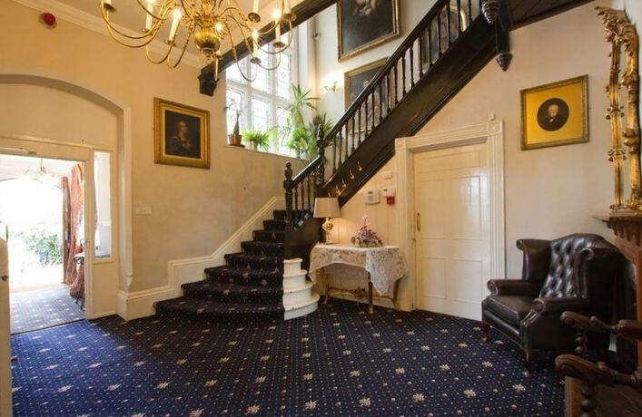 Imagen general del Hotel The Gothic Mansion. Foto 2