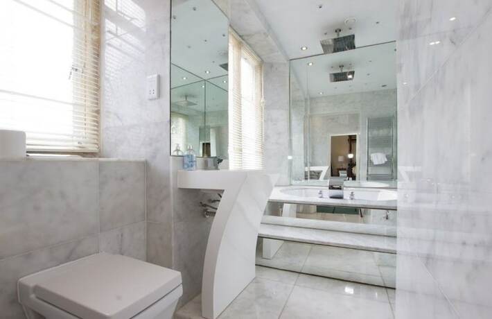 Imagen general del Hotel The Gothic Mansion. Foto 6