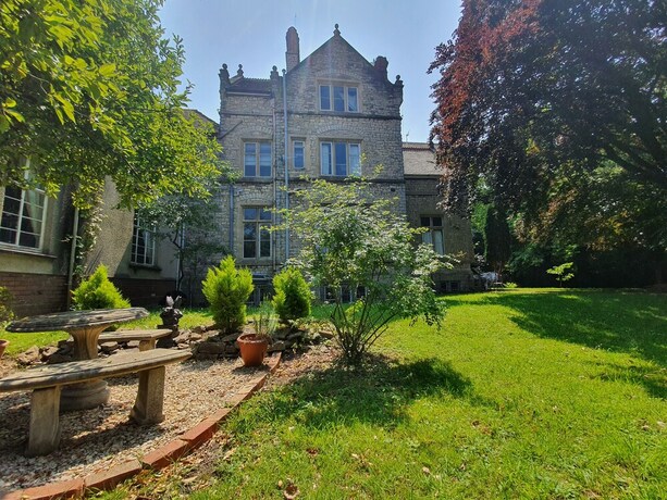 Imagen general del Hotel The Gothic Mansion. Foto 11