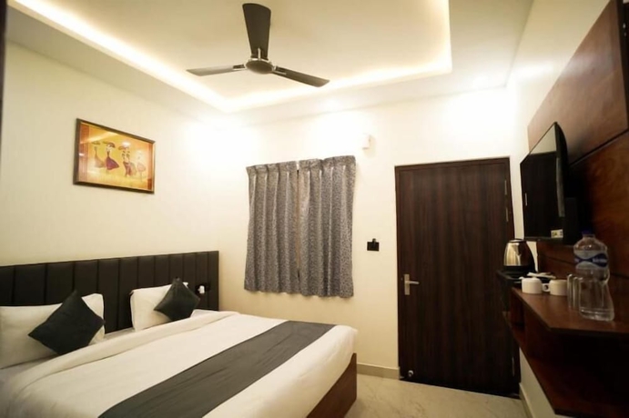 Imagen de la habitación del Hotel The Govind palace. Foto 4