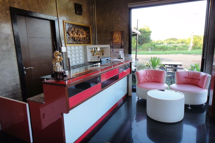 Imagen de los interiores del Hotel The Grace, Kalasin. Foto 16