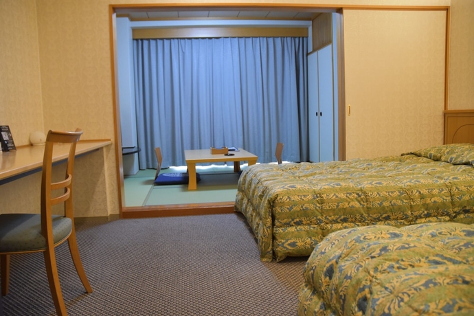 Imagen de la habitación del Hotel The Gran Resort Elegante Awajishima. Foto 3
