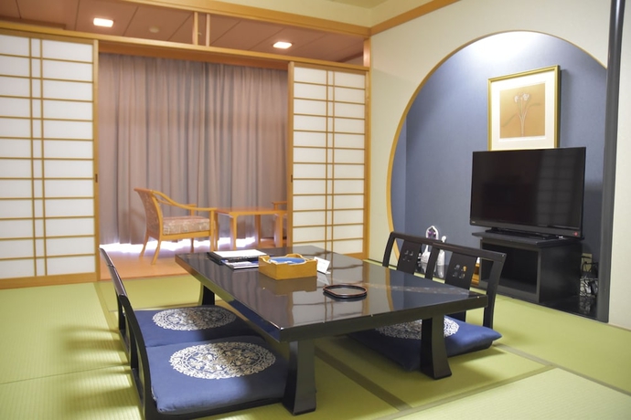 Imagen de la habitación del Hotel The Gran Resort Elegante Awajishima. Foto 6