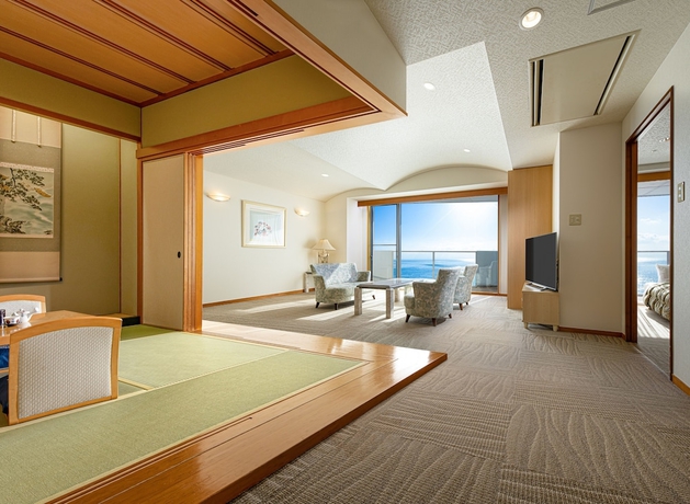 Imagen de la habitación del Hotel The Gran Resort Elegante Awajishima. Foto 8