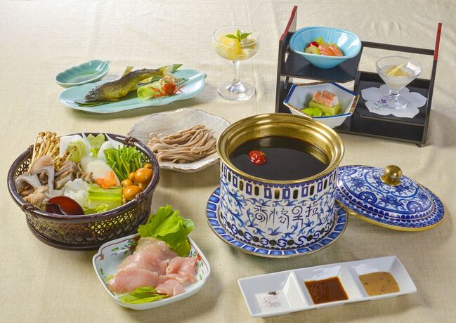 Imagen del bar/restaurante del Hotel The Gran Resort Elegante Karuizawa. Foto 27