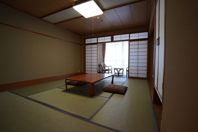 Imagen de la habitación del Hotel The Gran Resort Elegante Shirahama. Foto 12