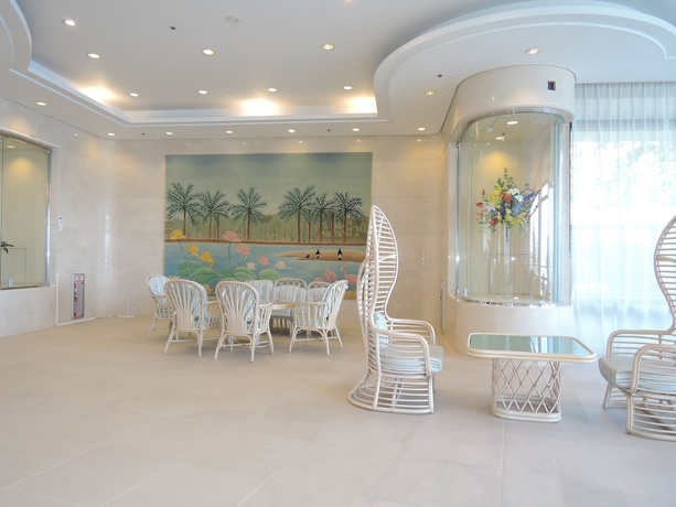 Imagen del bar/restaurante del Hotel The Gran Resort Elegante Shirahama. Foto 6