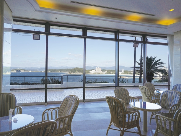 Imagen del bar/restaurante del Hotel The Gran Resort Elegante Shirahama. Foto 7