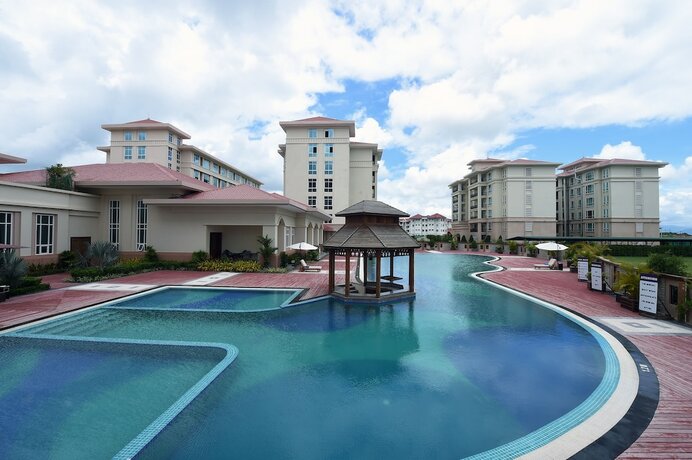 Imagen de la piscina del Hotel The Grand Ace. Foto 14