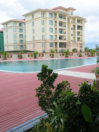 Imagen de la piscina del Hotel The Grand Ace. Foto 18