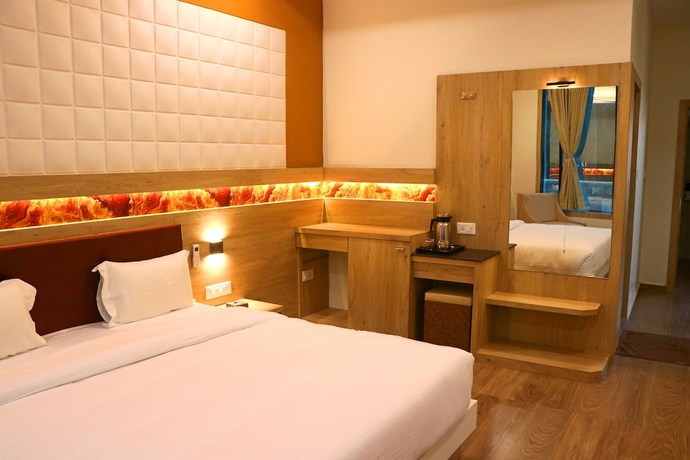Imagen de la habitación del Hotel The Grand Astoria Somnath. Foto 9