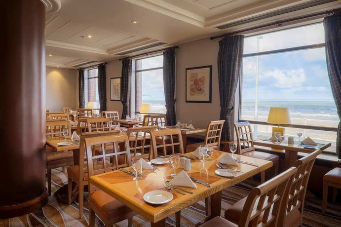 Imagen del bar/restaurante del Hotel The Grand Blackpool. Foto 6