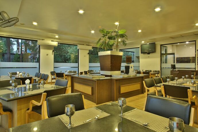Imagen del bar/restaurante del Hotel The Grand Chandiram. Foto 19