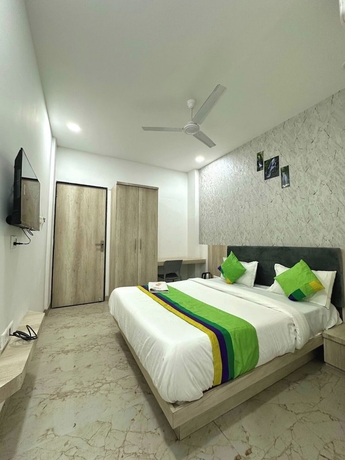 Imagen de la habitación del Hotel The Grand Chetak Inn. Foto 1