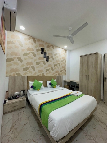 Imagen de la habitación del Hotel The Grand Chetak Inn. Foto 2